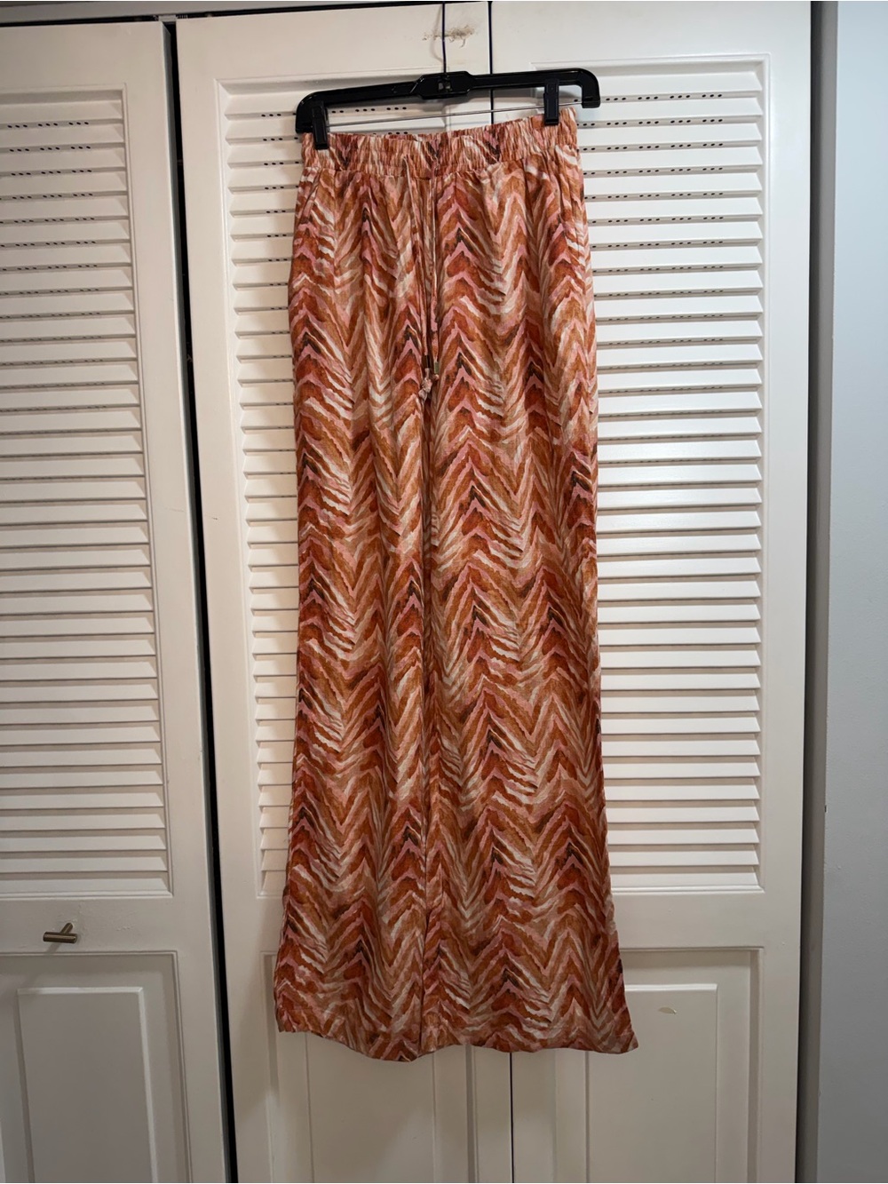 AMALIE THE LABEL Rust Chevron-Button-Up Blouse With Matching Drawstring Pant. - Picture 4 of 6